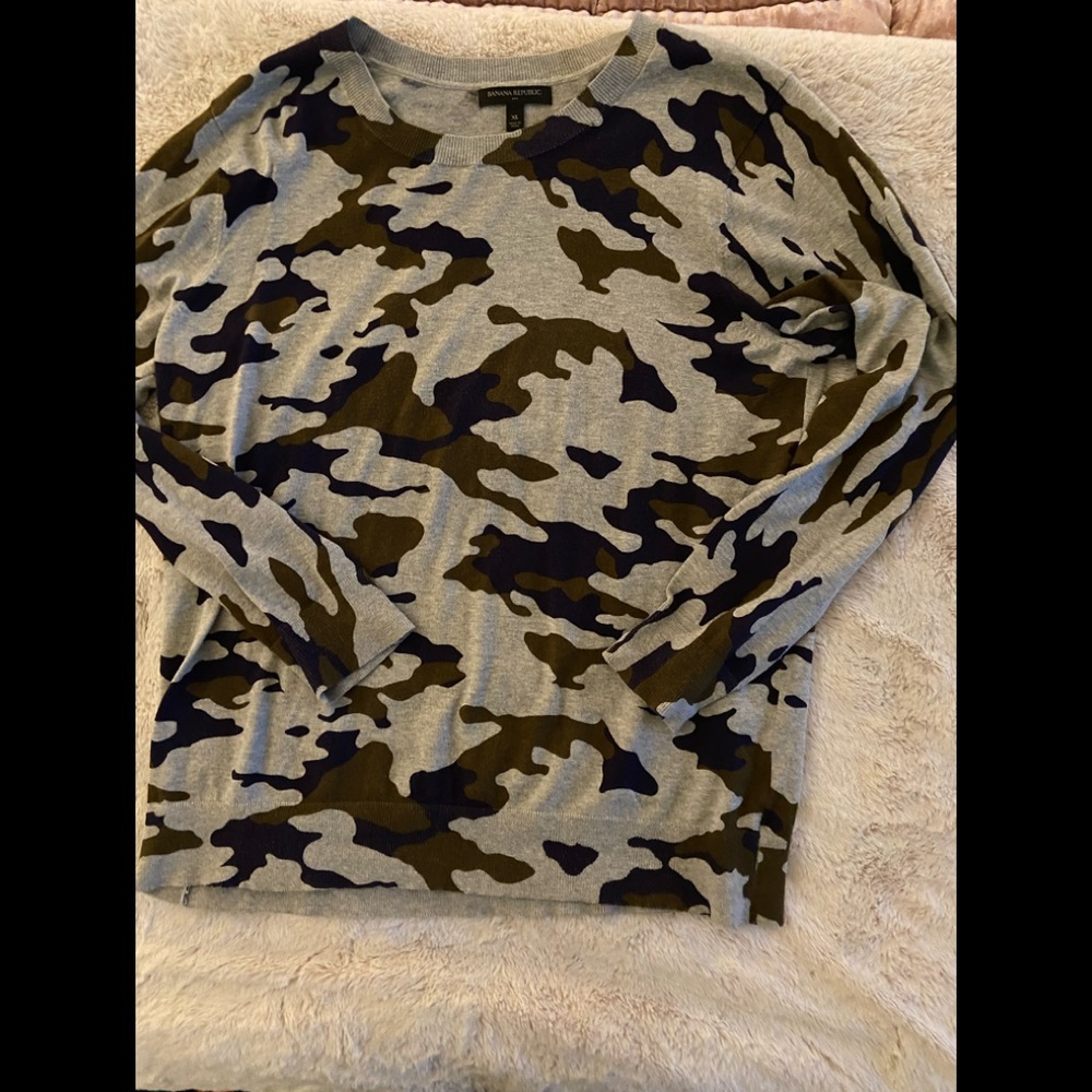 Banana republic camo sweater